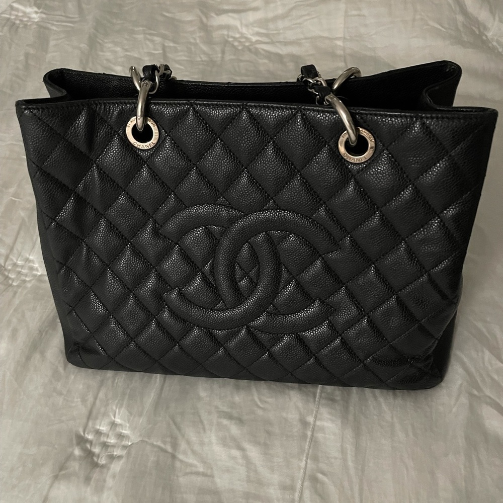 Chanel Grand Shopper
